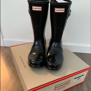 Hunter short gloss boots size 8